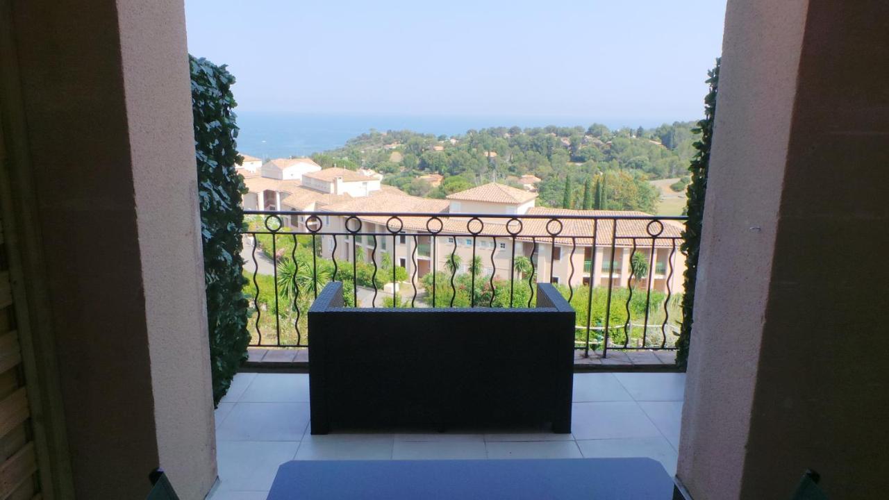 Appartements Modernes Vue Mer A Cap Esterel Saint-Raphaël Exterior foto